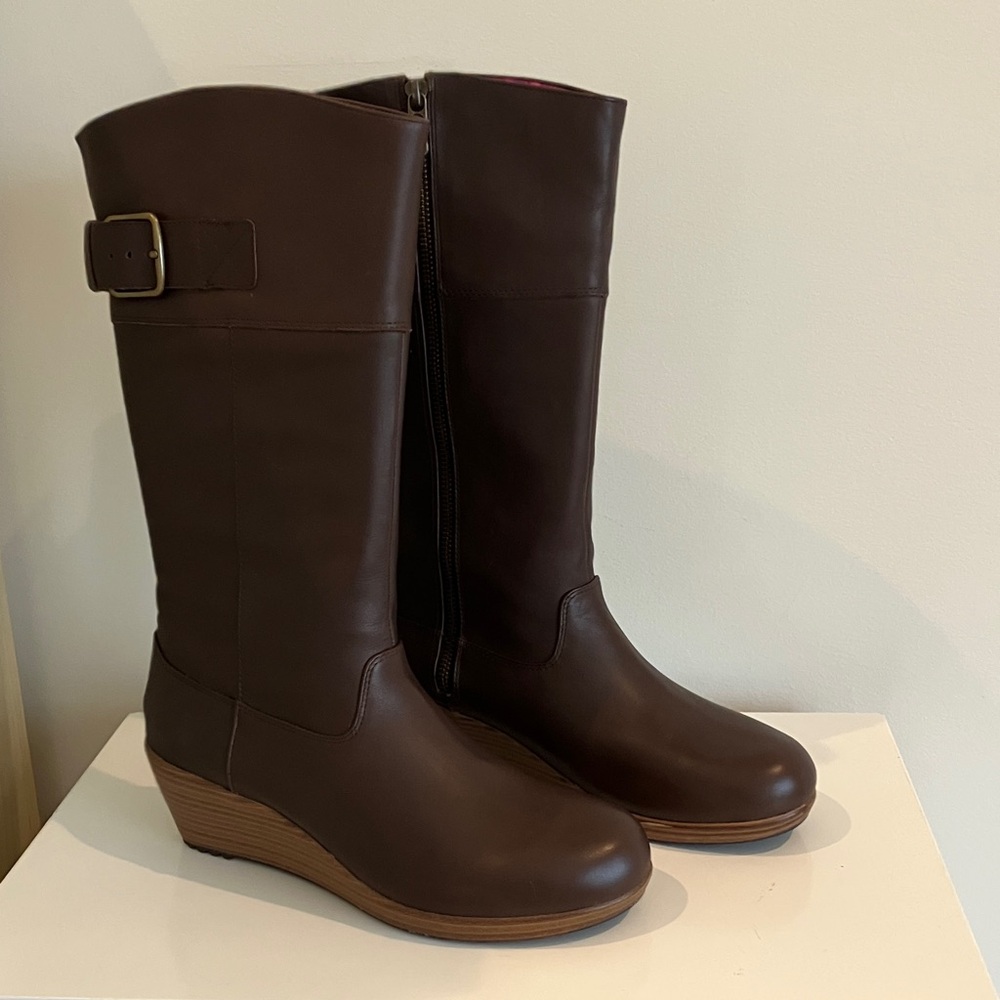CROCS Expresso Brown Wedge Heeled Boots